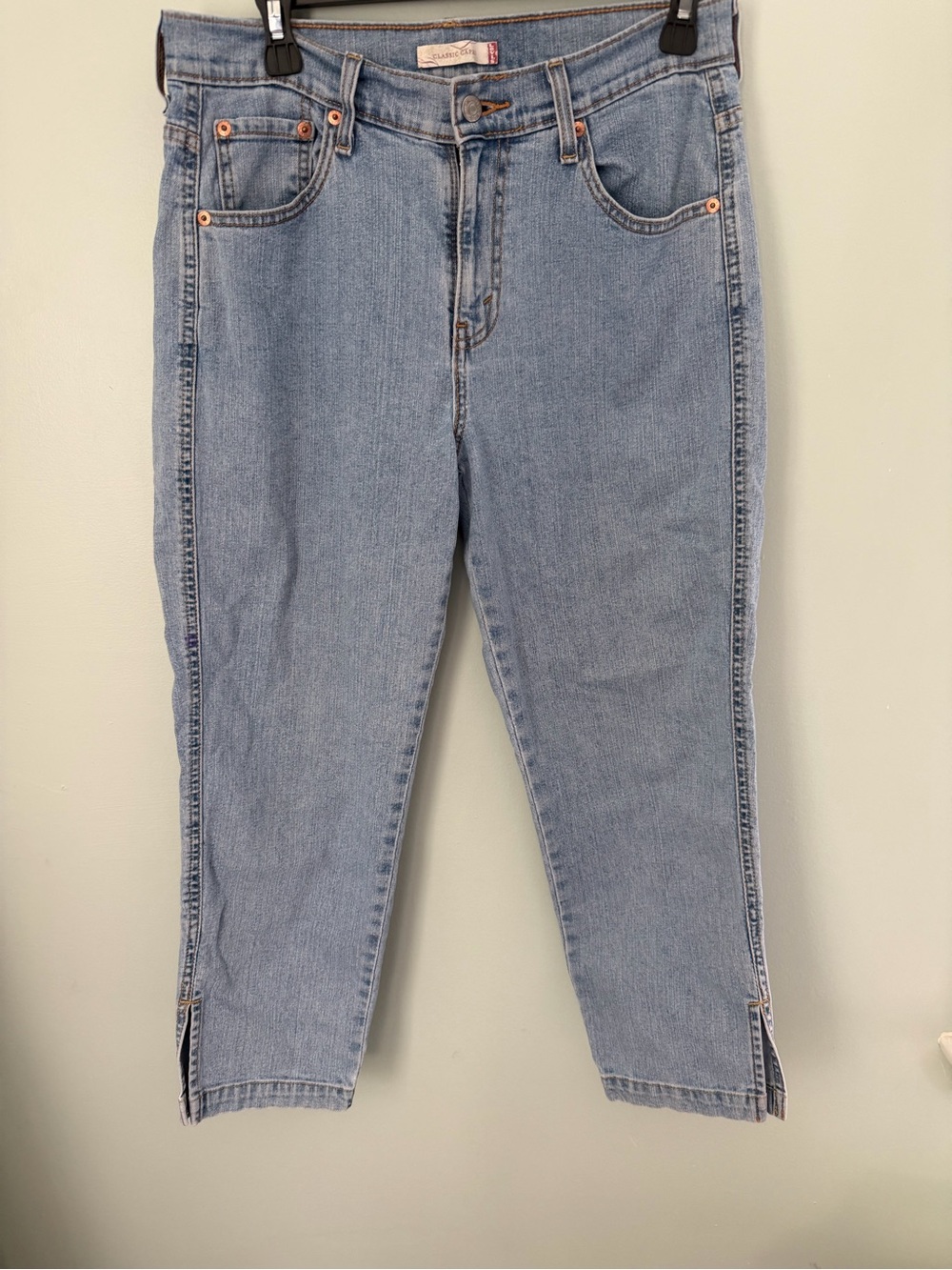 Levis classic Capri jeans light wash lapis topic crop size 10 mid rise split hem
